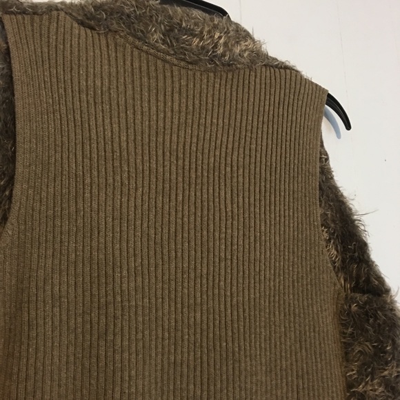 CAbi fur vest - Picture 8 of 8